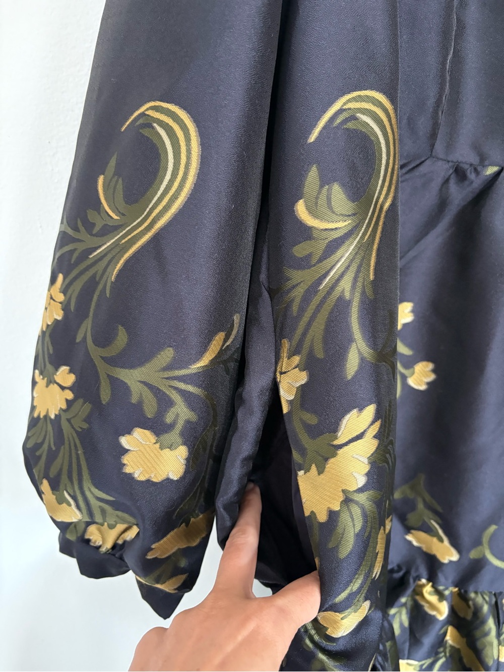 Tuckernuck || Jasmine Vine Jacquard Palmerston Dress Floral Mini Navy Gold Large - Picture 5 of 10